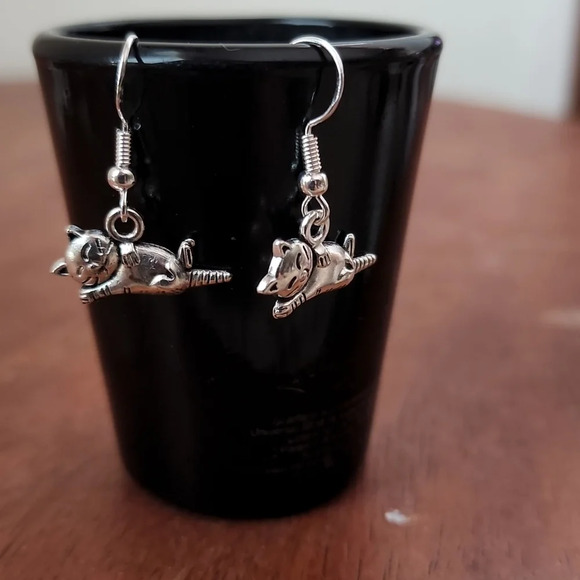 Cat Earrings - Picture 1 of 1
